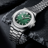 Reloj de lujo minimalista – Tono verde y acero - nautilus inspired